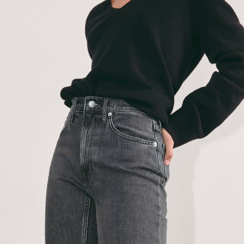 Everlane - The Cheeky Straight Jeans